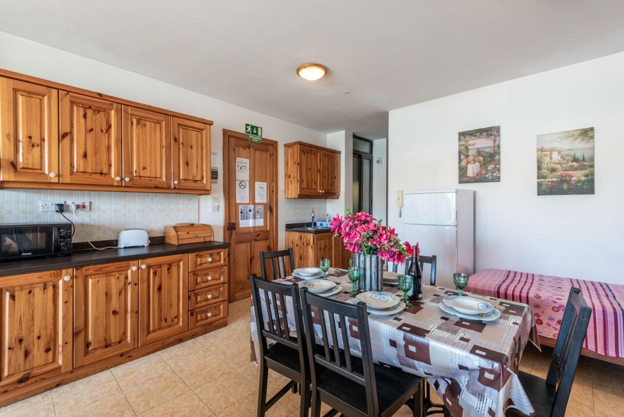 Harbour Lights Seafront 2 Bedroom Apartments With Panoramic Sea Views - By Getawaysmalta St. Paul's Bay Esterno foto